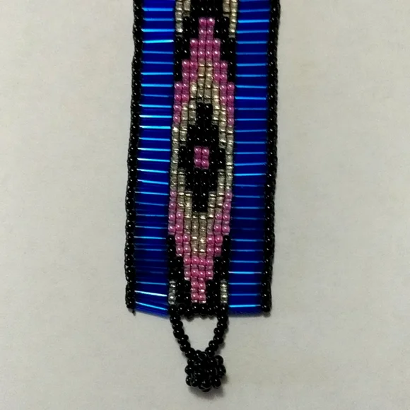 Gorgeous Metallic Blue Hand beaded bracelet . - Picture 3 of 4